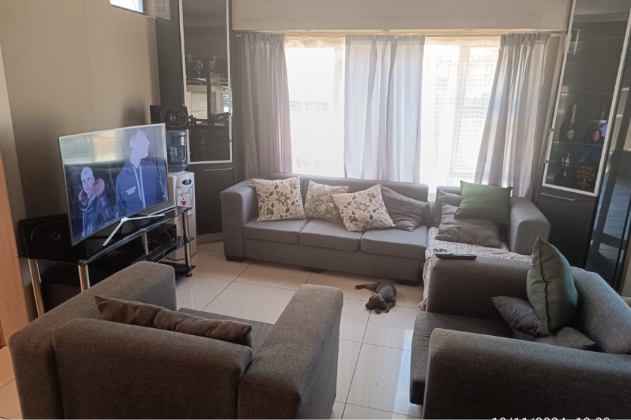 3 Bedroom Property for Sale in Flamwood North West